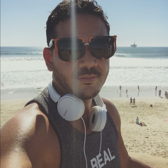 Neon gypsy 🤟🏽 - Picture 3 of 8